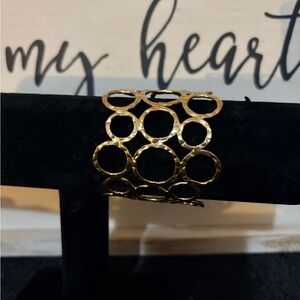 Chic Contemporary Gold-Tone Circle Link Bracelet